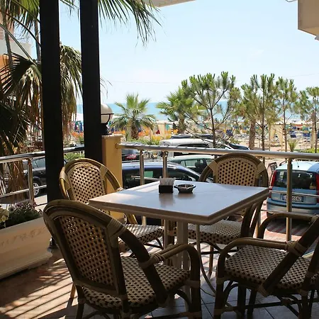 Bella Vista アパート *